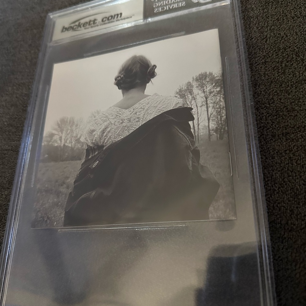 Taylor Swift Signed Folklore CD Booklet Cover Beckett Slabbed Autograph - Picture 3 of 5